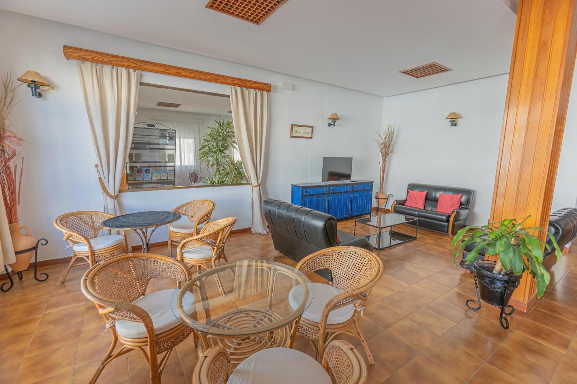 Hotel Tres Jotas Conil كونيل ذي لا فرونتيرا المظهر الخارجي الصورة