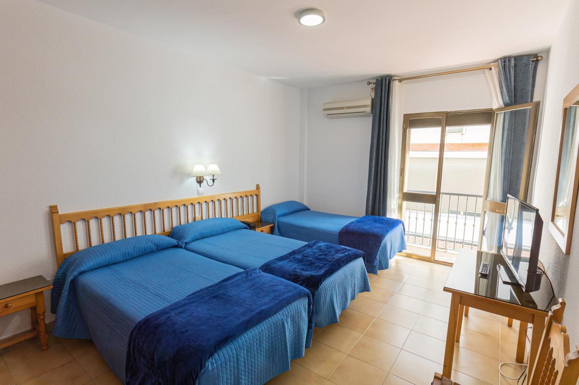 Hotel Tres Jotas Conil كونيل ذي لا فرونتيرا المظهر الخارجي الصورة