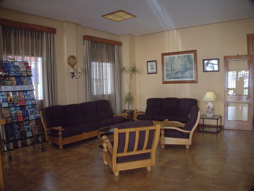 Hotel Tres Jotas Conil كونيل ذي لا فرونتيرا المظهر الخارجي الصورة