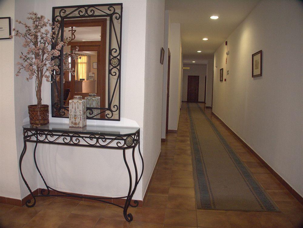 Hotel Tres Jotas Conil كونيل ذي لا فرونتيرا المظهر الخارجي الصورة