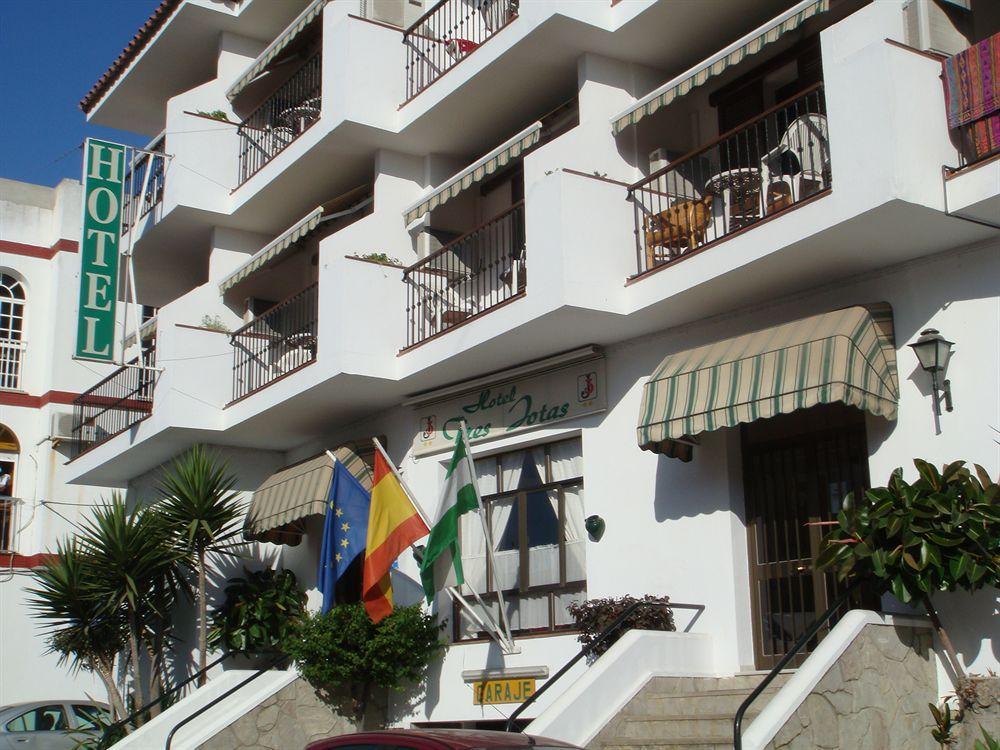 Hotel Tres Jotas Conil كونيل ذي لا فرونتيرا المظهر الخارجي الصورة