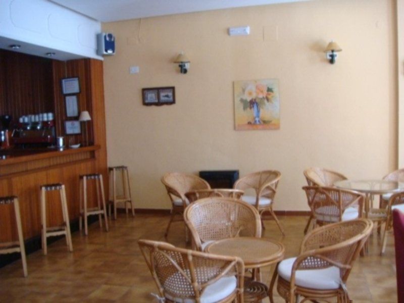 Hotel Tres Jotas Conil كونيل ذي لا فرونتيرا المظهر الخارجي الصورة
